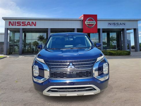 Used 2024 Mitsubishi Outlander SE Black Edition image 11