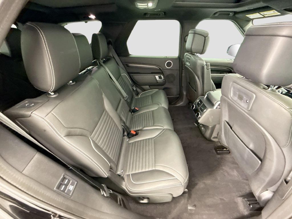 Used 2024 Land Rover Discovery Metropolitan Edition AWD/4WD image 21
