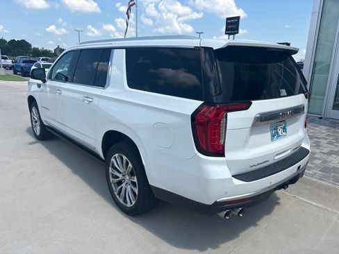 Used 2021 GMC Yukon XL Denali w/ Denali Premium Package AWD/4WD image 5