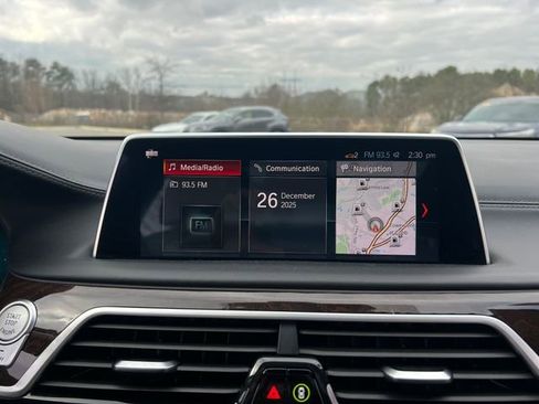 Used 2019 BMW 740i w/ Executive Package image 28