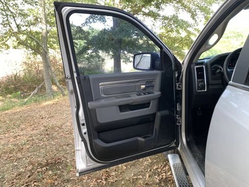 Used 2018 RAM 1500 Lone Star AWD/4WD image 24