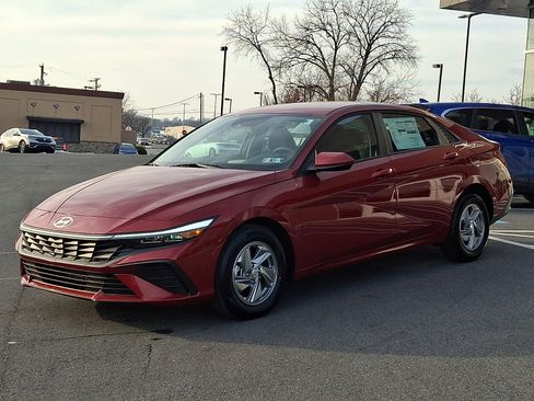 New 2026 Hyundai Elantra SE w/ Cargo Package image 2