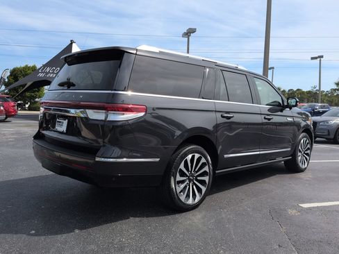 Certified 2024 Lincoln Navigator L Reserve AWD/4WD image 4