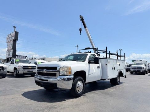 Used 2007 Chevrolet Silverado 3500 W/T image 2