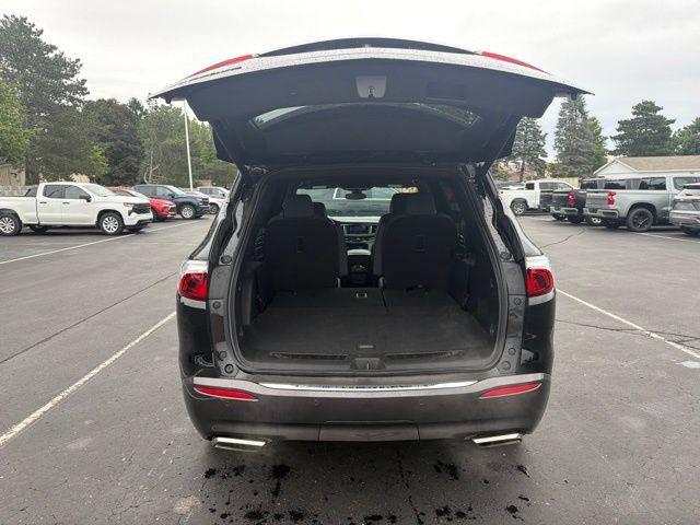 Used 2023 Buick Enclave Essence FWD image 11