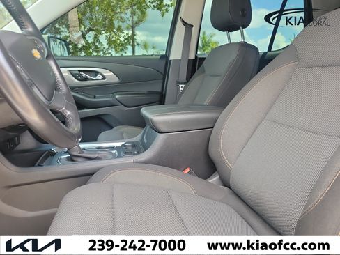 Used 2021 Chevrolet Traverse LT FWD image 26