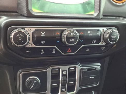 Used 2021 Jeep Gladiator Mojave AWD/4WD image 19