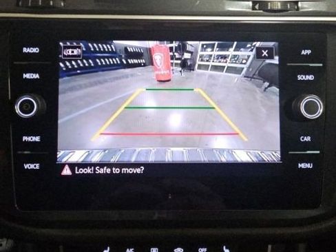 Used 2024 Volkswagen Tiguan Wolfsburg Edition image 22