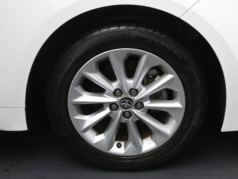 Used 2021 Toyota Corolla LE w/ LE Convenience Package FWD image 35