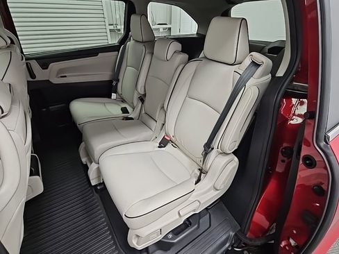 New 2026 Honda Odyssey Touring image 32