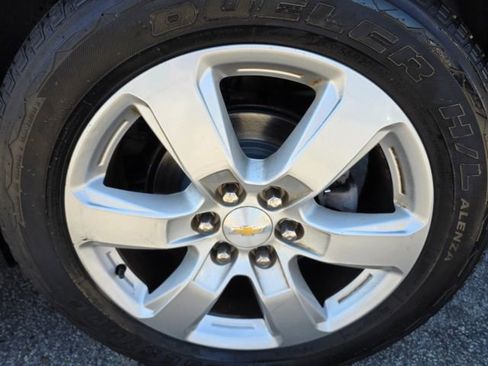 Used 2017 Chevrolet Traverse LT w/ Style and Technology Package image 10