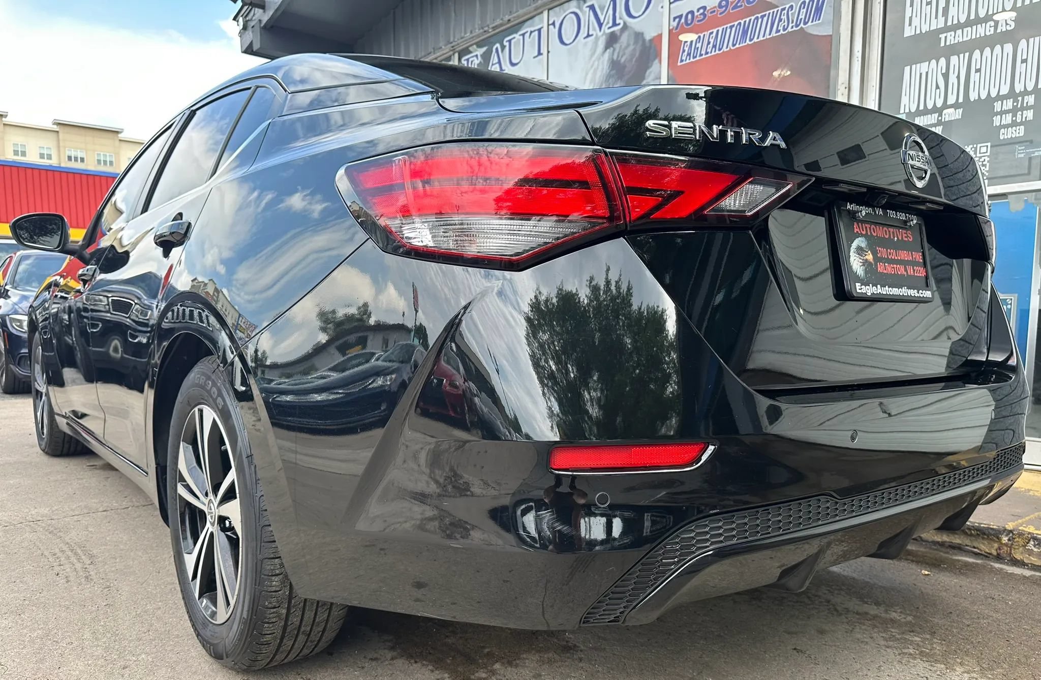 Used 2023 Nissan Sentra SV FWD image 5