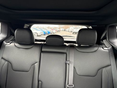 Used 2024 Jeep Compass Latitude w/ Sun and Sound Group image 26