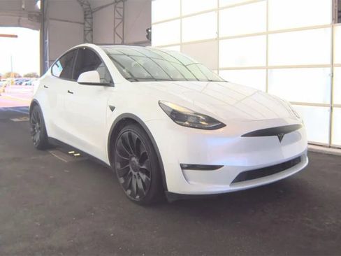 Used 2022 Tesla Model Y Performance AWD/4WD image 3