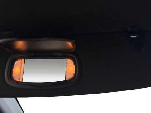 Used 2025 Chrysler Pacifica Select FWD image 19