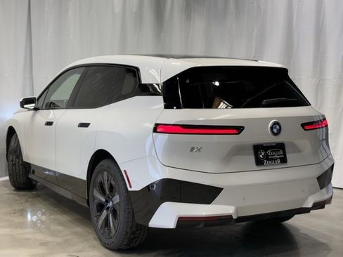 Used 2025 BMW iX xDrive50 w/ Sport Package image 4