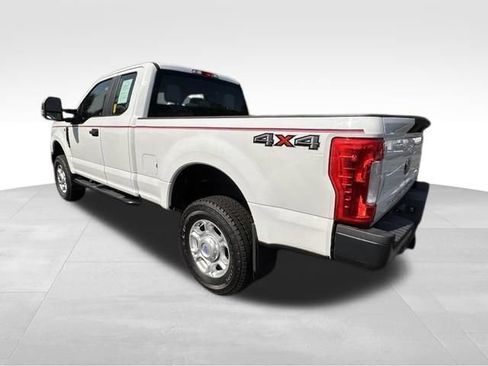 Used 2017 Ford F250 XL w/ Power Equipment Group AWD/4WD image 4