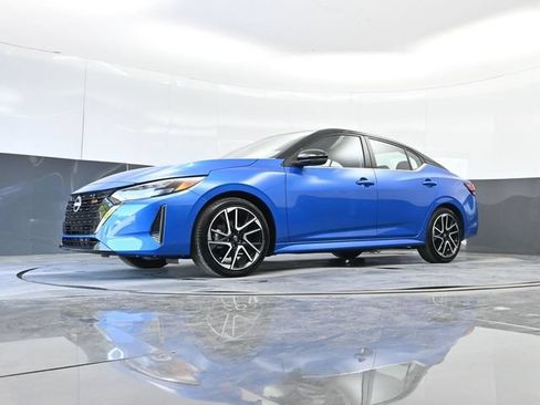Used 2025 Nissan Sentra SR w/ Trunk Package FWD image 55