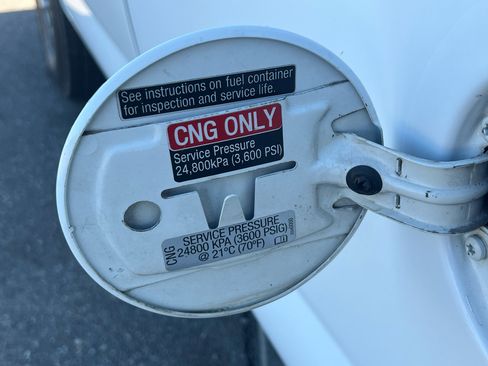 Used 2012 Chevrolet Express 2500 w/ Cold Climate Package image 12