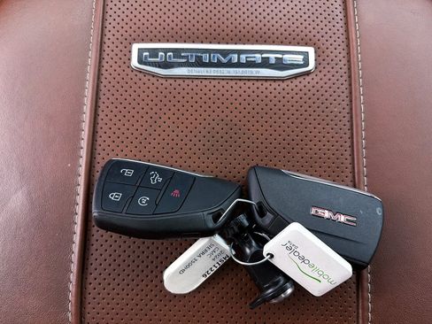 Used 2024 GMC Sierra 2500 Denali Ultimate AWD/4WD image 31