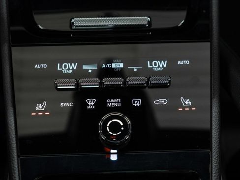 Used 2024 Porsche Cayenne AWD/4WD image 20