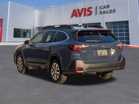 Used 2024 Subaru Outback Premium image 9