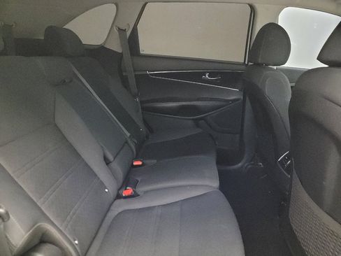 Used 2019 Kia Sorento S FWD image 19