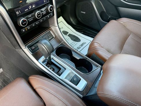 Used 2019 Subaru Ascent Touring w/ Popular Package #2 image 18