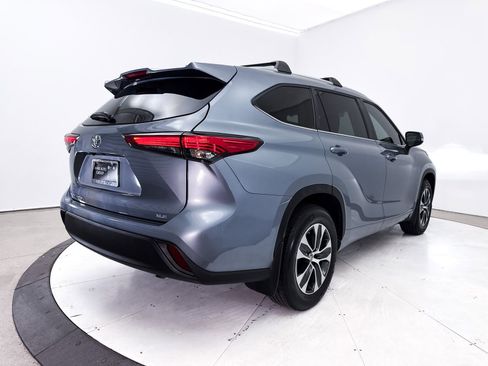 Used 2023 Toyota Highlander XLE FWD image 19