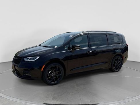 New 2026 Chrysler Pacifica Select w/ S Appearance Package FWD image 8
