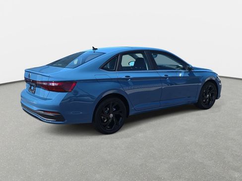 New 2026 Volkswagen Jetta SE FWD image 4