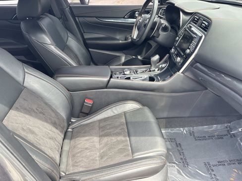 Used 2023 Nissan Maxima SR w/ Sport Mat Group FWD image 33