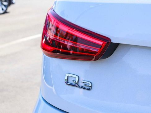 Used 2018 Audi Q3 2.0T Premium Plus w/ Premium Plus Package FWD image 11