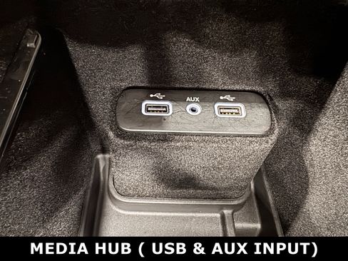 Used 2018 Chrysler 300 Limited image 10