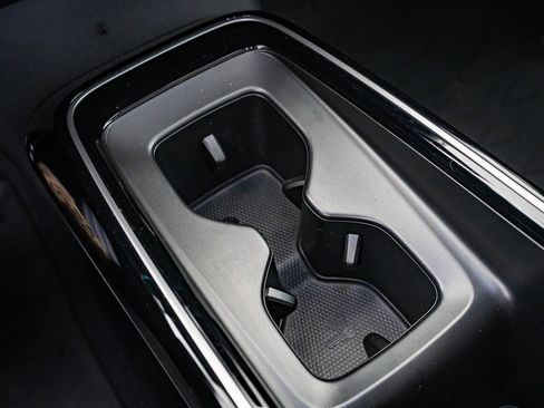 Used 2024 Volkswagen ID.4 S image 22