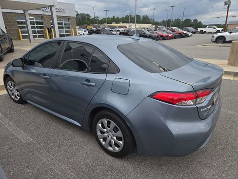 Used 2022 Toyota Corolla LE FWD image 4