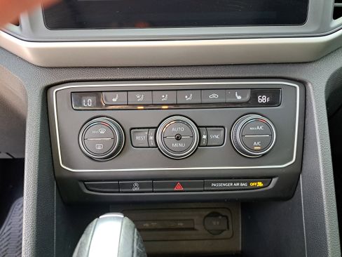 Used 2021 Volkswagen Atlas SE w/ Panoramic Sunroof Package image 23