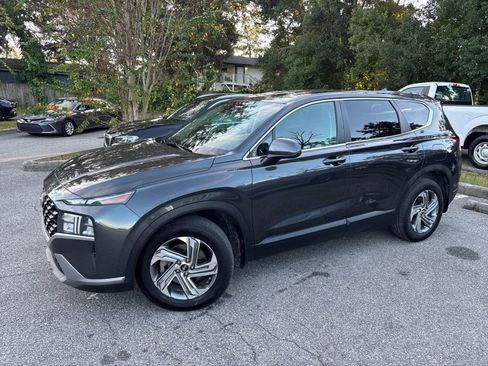 Used 2022 Hyundai Santa Fe SE FWD image 3