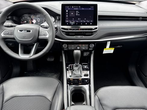 New 2026 Jeep Compass Latitude image 12
