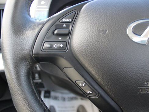 Used 2014 INFINITI Q60 Convertible w/ Premium Package RWD image 17