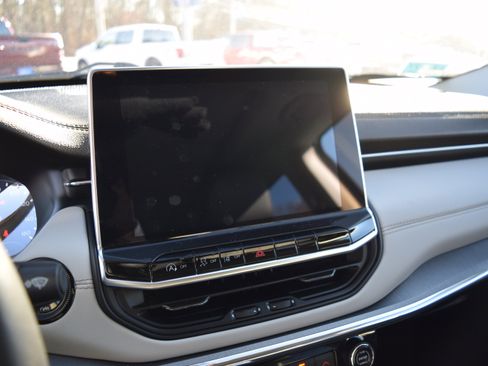 Used 2022 Jeep Compass Limited w/ Sun and Sound Group image 12