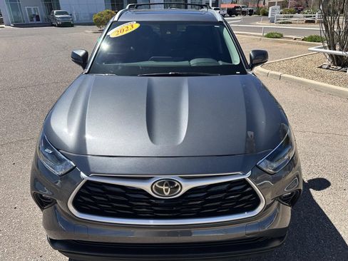 Used 2023 Toyota Highlander XLE image 9