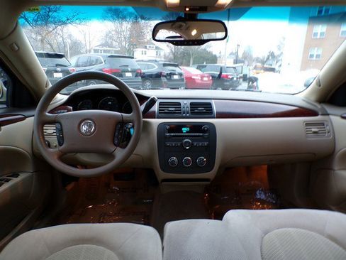 Used 2006 Buick Lucerne CX image 9