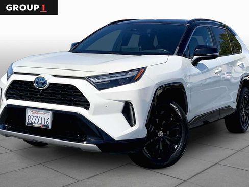 Used 2022 Toyota RAV4 XSE AWD/4WD image 1