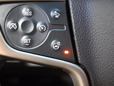 Used 2018 GMC Yukon XL Denali w/ Open Road Package AWD/4WD image 10