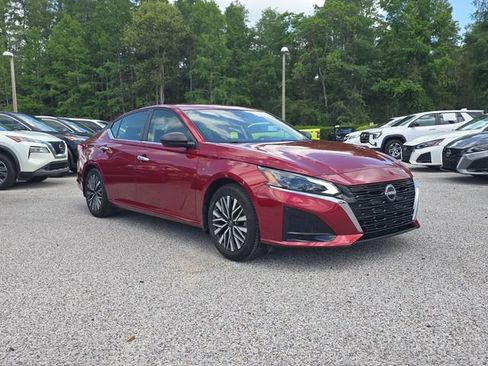 Certified 2024 Nissan Altima 2.5 SV FWD image 2