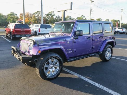 Used 2017 Jeep Wrangler Unlimited Sahara w/ Dual Top Group image 4