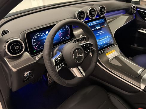 Used 2026 Mercedes-Benz GLC 300 image 4