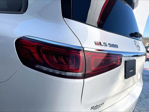 Used 2021 Mercedes-Benz GLS 580 4MATIC image 23