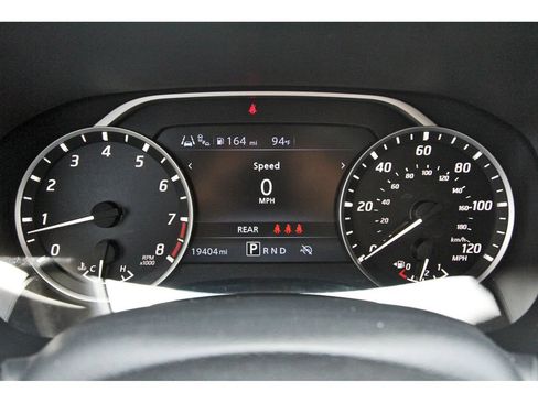 Used 2025 Nissan Frontier SV w/ SV Convenience Package RWD image 16